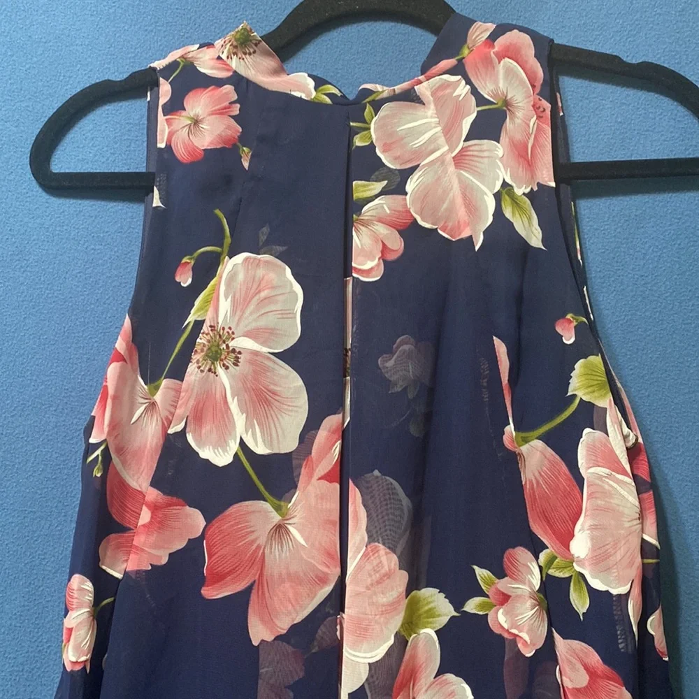 New open shoulders dress with turtleneck scarf size 8P, Signature by Robbie Bee